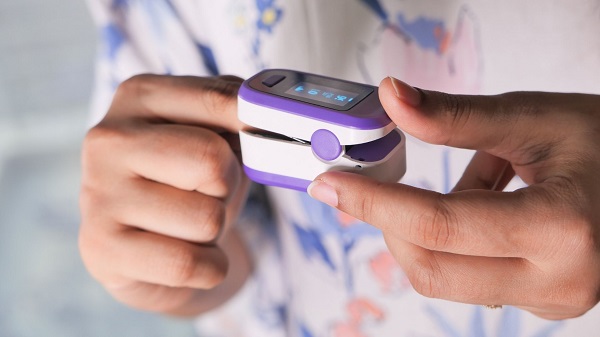 突然のめまいや吐き気の原因