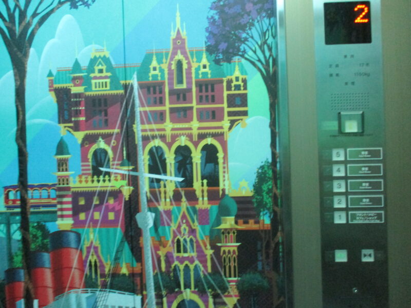 エレベーター壁画-2